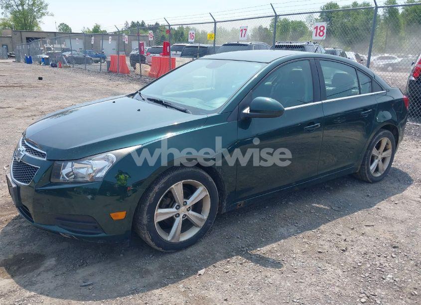 Photo 2 of 2014 Chevrolet Cruze 2LT AUTO (VIN 1G1PE5SB8E7383947)