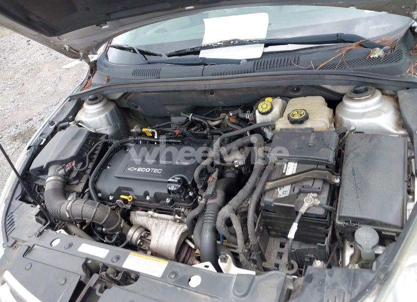 Photo 10 of 2015 Chevrolet Cruze LT (VIN 1G1PE5SB8F7141659)