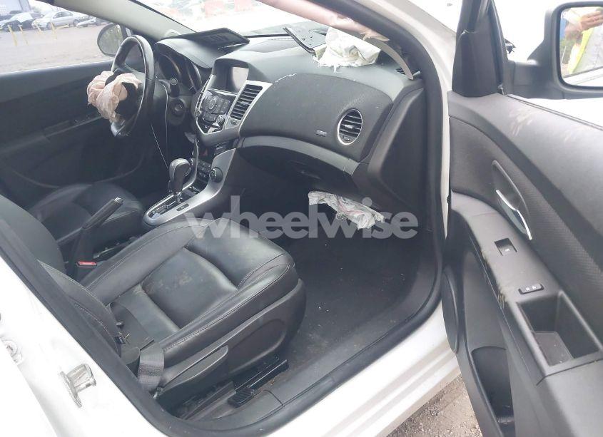 Photo 5 of 2015 Chevrolet Cruze 2LT AUTO (VIN 1G1PE5SB8F7152600)