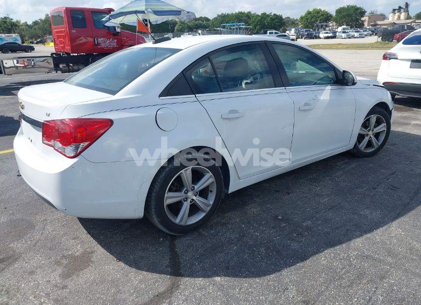 Photo 4 of 2015 Chevrolet Cruze 2LT AUTO (VIN 1G1PE5SB8F7293957)