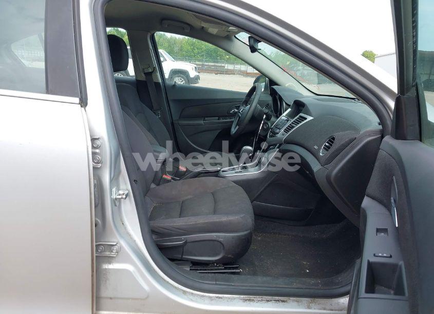 Photo 5 of 2016 Chevrolet Cruze LIMITED 1LT AUTO (VIN 1G1PE5SB8G7121820)