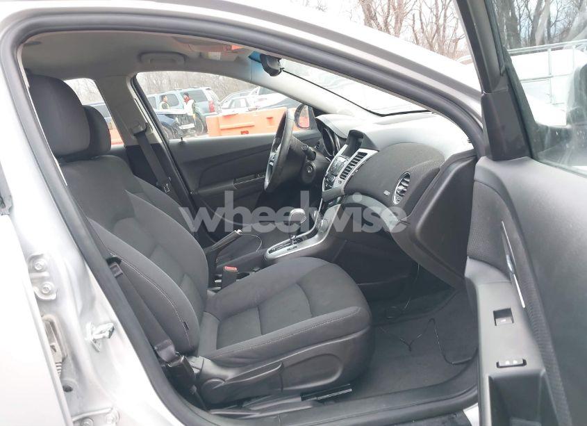 Photo 5 of 2016 Chevrolet Cruze LIMITED 1LT AUTO (VIN 1G1PE5SB8G7173187)