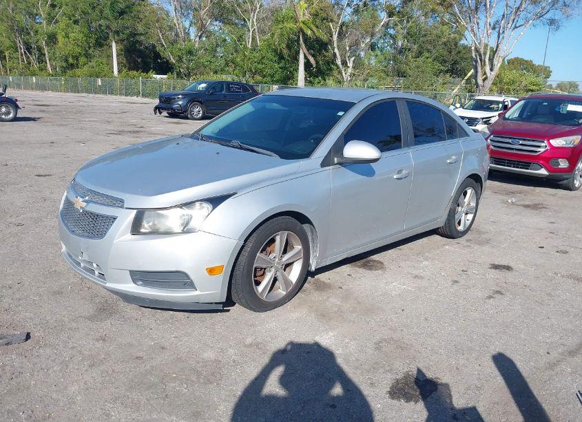 Photo 2 of 2013 Chevrolet Cruze 2LT AUTO (VIN 1G1PE5SB9D7101409)