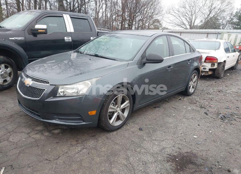Photo 2 of 2013 Chevrolet Cruze 2LT AUTO (VIN 1G1PE5SB9D7142915)
