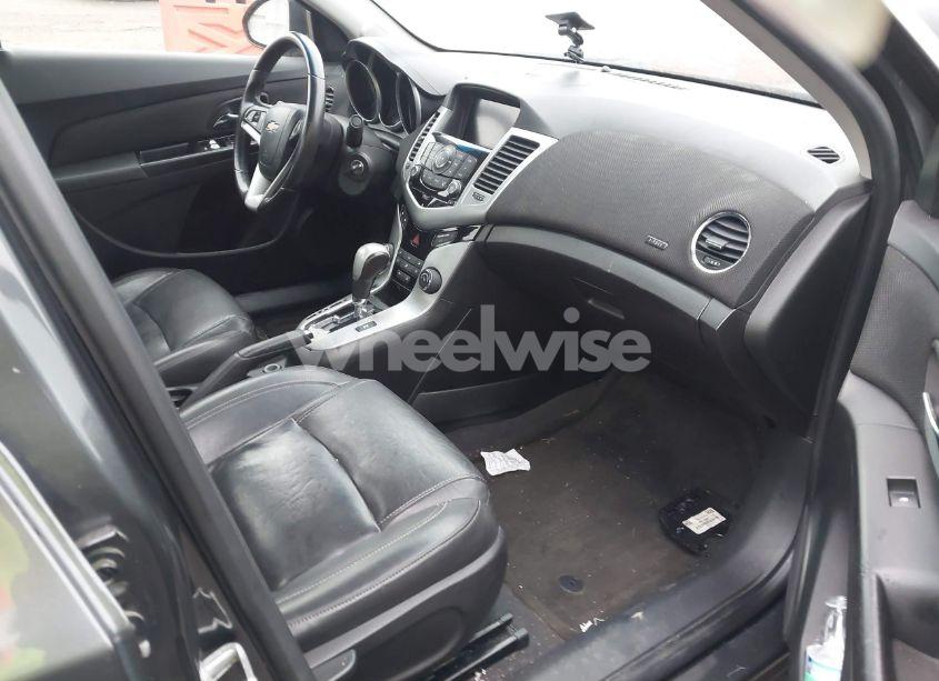 Photo 5 of 2013 Chevrolet Cruze 2LT AUTO (VIN 1G1PE5SB9D7142915)