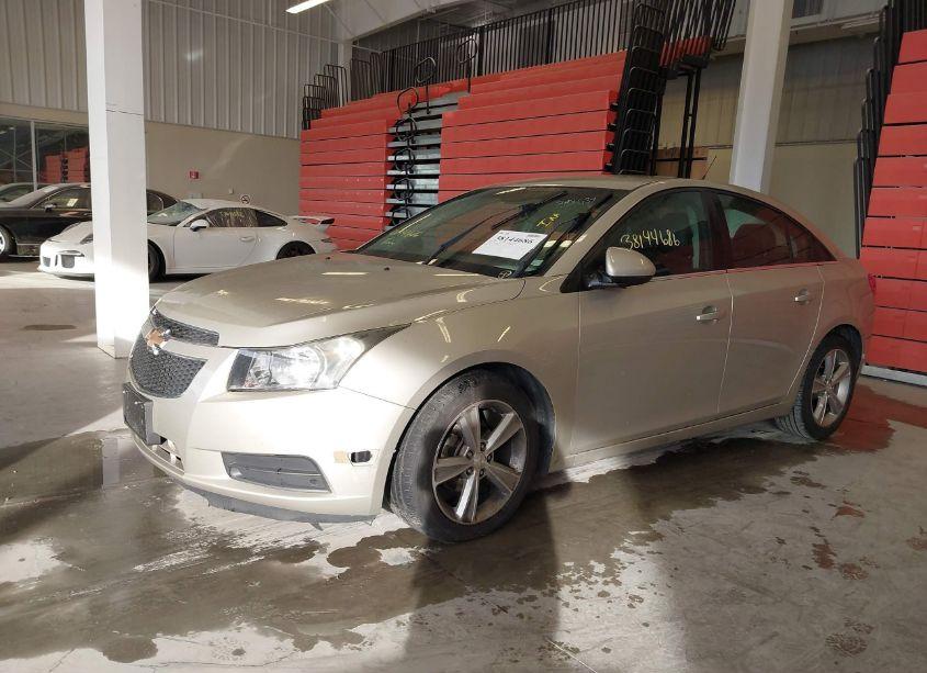 Photo 2 of 2013 Chevrolet Cruze 2LT AUTO (VIN 1G1PE5SB9D7293639)