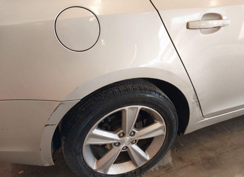 Photo 6 of 2013 Chevrolet Cruze 2LT AUTO (VIN 1G1PE5SB9D7293639)