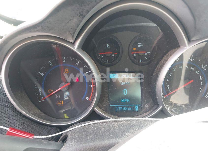 Photo 7 of 2014 Chevrolet Cruze 2LT AUTO (VIN 1G1PE5SB9E7132483)