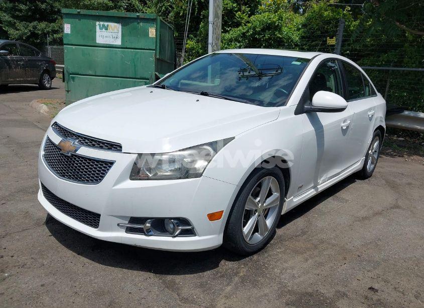 Photo 2 of 2014 Chevrolet Cruze 2LT AUTO (VIN 1G1PE5SB9E7212124)
