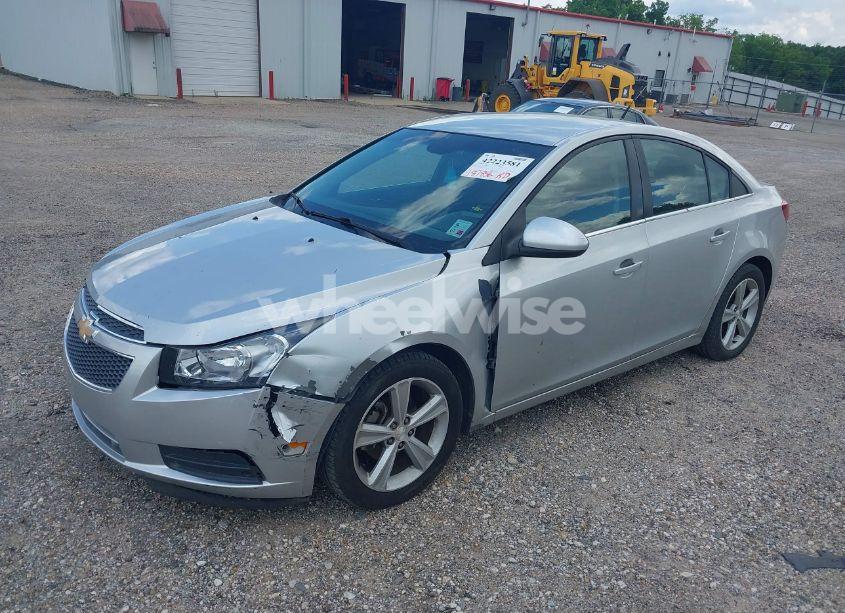 Photo 2 of 2014 Chevrolet Cruze 2LT AUTO (VIN 1G1PE5SB9E7304673)