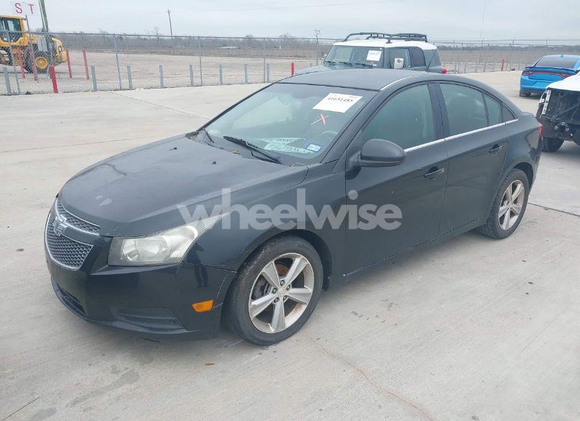 Photo 2 of 2014 Chevrolet Cruze 2LT AUTO (VIN 1G1PE5SB9E7339553)
