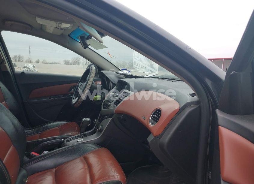 Photo 5 of 2014 Chevrolet Cruze 2LT AUTO (VIN 1G1PE5SB9E7339553)