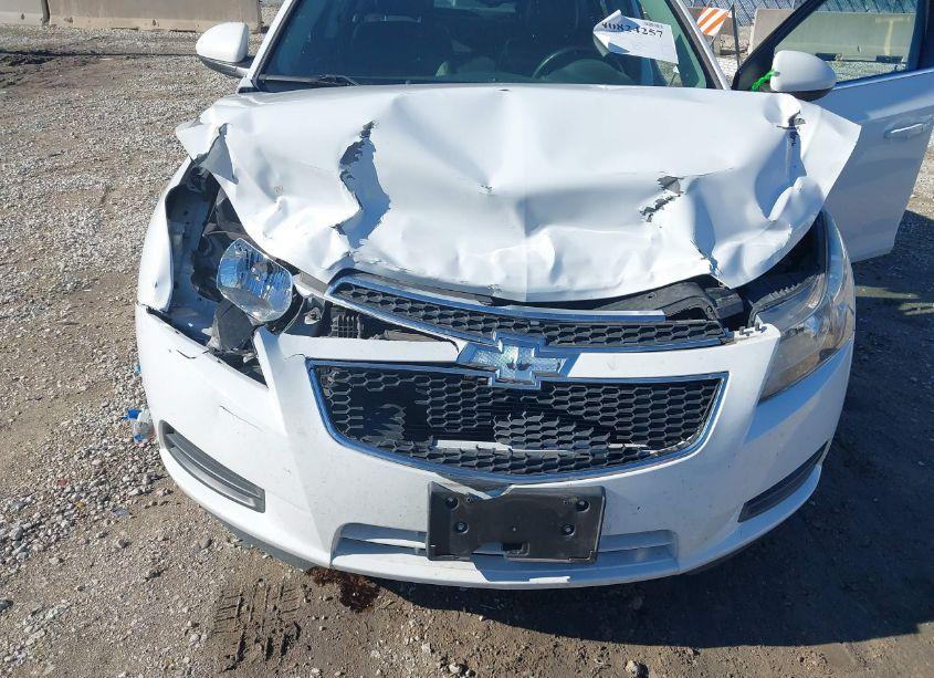 Photo 6 of 2014 Chevrolet Cruze 2LT AUTO (VIN 1G1PE5SB9E7389854)