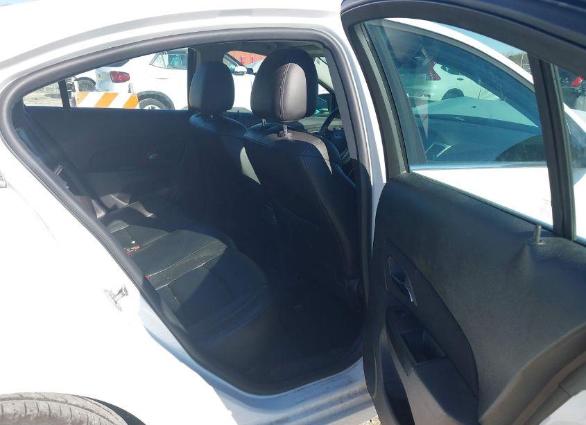 Photo 8 of 2014 Chevrolet Cruze 2LT AUTO (VIN 1G1PE5SB9E7389854)