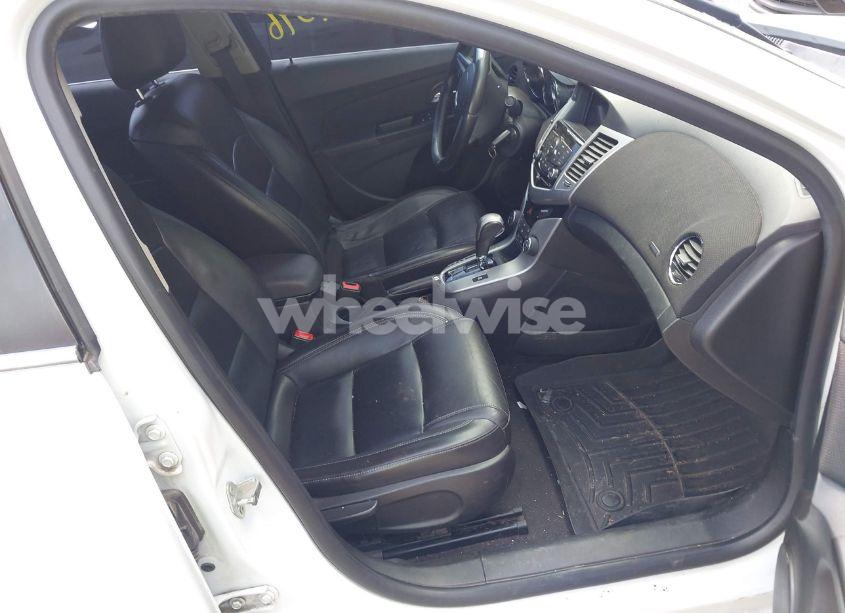 Photo 5 of 2014 Chevrolet Cruze 2LT AUTO (VIN 1G1PE5SB9E7392804)