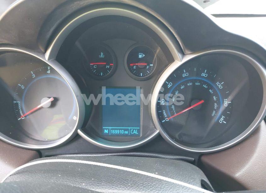 Photo 7 of 2015 Chevrolet Cruze 2LT AUTO (VIN 1G1PE5SB9F7147907)