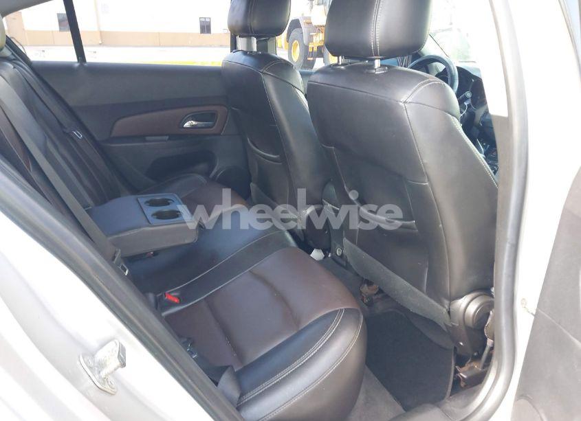 Photo 8 of 2015 Chevrolet Cruze 2LT AUTO (VIN 1G1PE5SB9F7147907)