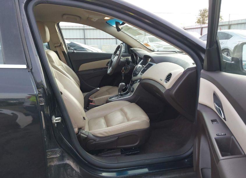 Photo 5 of 2015 Chevrolet Cruze 2LT AUTO (VIN 1G1PE5SB9F7167431)