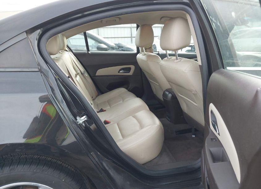 Photo 8 of 2015 Chevrolet Cruze 2LT AUTO (VIN 1G1PE5SB9F7167431)