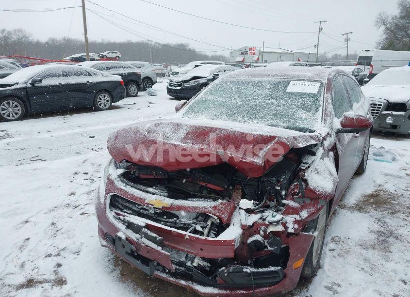 Photo 2 of 2015 Chevrolet Cruze 2LT AUTO (VIN 1G1PE5SB9F7219799)