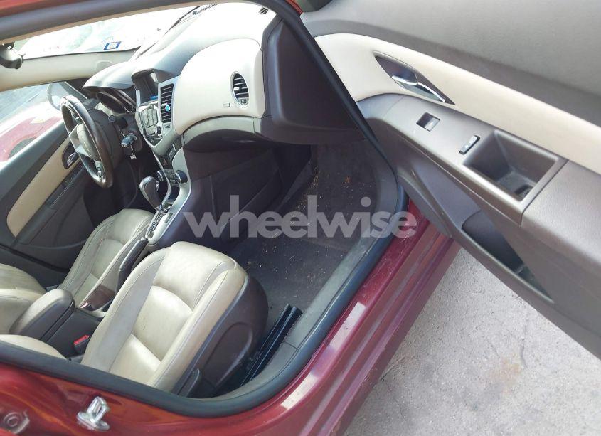 Photo 5 of 2015 Chevrolet Cruze 2LT AUTO (VIN 1G1PE5SB9F7276505)