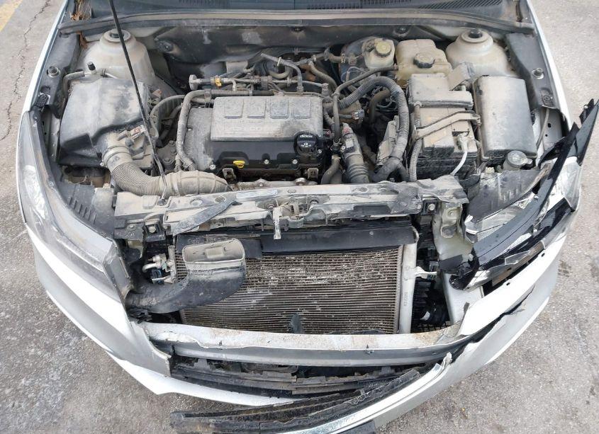 Photo 10 of 2015 Chevrolet Cruze 2LT AUTO (VIN 1G1PE5SB9F7296561)