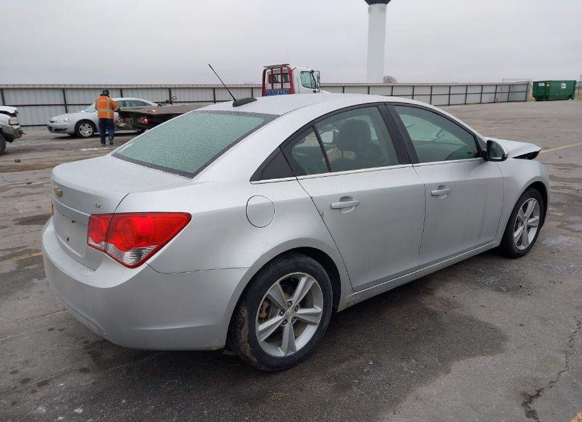 Photo 4 of 2015 Chevrolet Cruze 2LT AUTO (VIN 1G1PE5SB9F7296561)