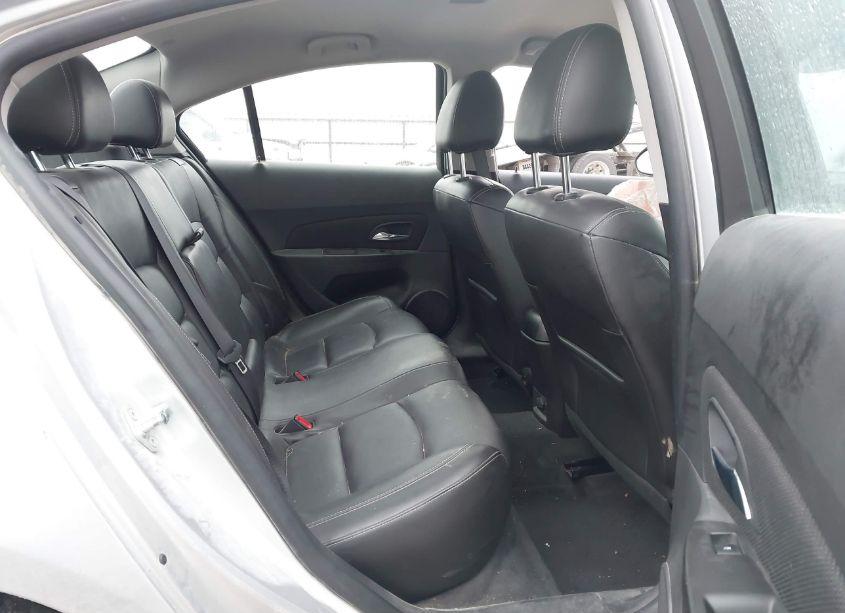 Photo 8 of 2015 Chevrolet Cruze 2LT AUTO (VIN 1G1PE5SB9F7296561)