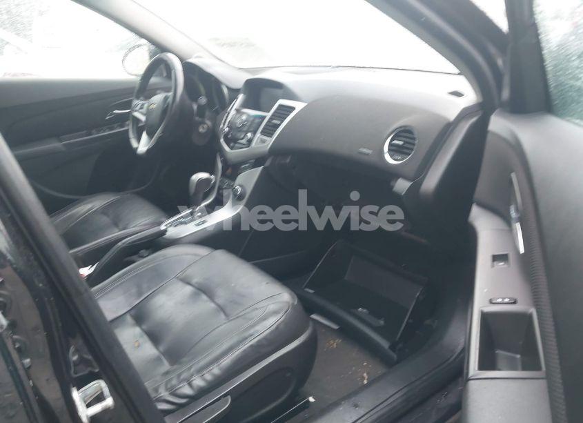 Photo 5 of 2015 Chevrolet Cruze 2LT AUTO (VIN 1G1PE5SB9F7297533)