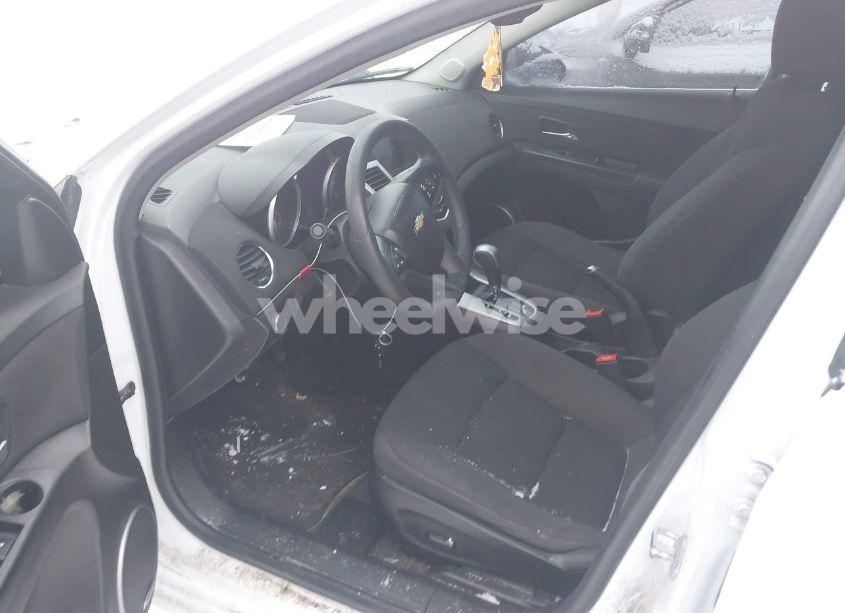 Photo 5 of 2016 Chevrolet Cruze LIMITED 1LT AUTO (VIN 1G1PE5SB9G7113306)