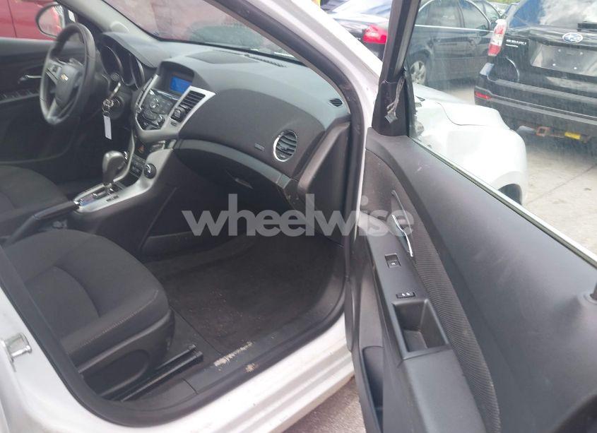 Photo 5 of 2016 Chevrolet Cruze LIMITED 1LT AUTO (VIN 1G1PE5SB9G7199782)