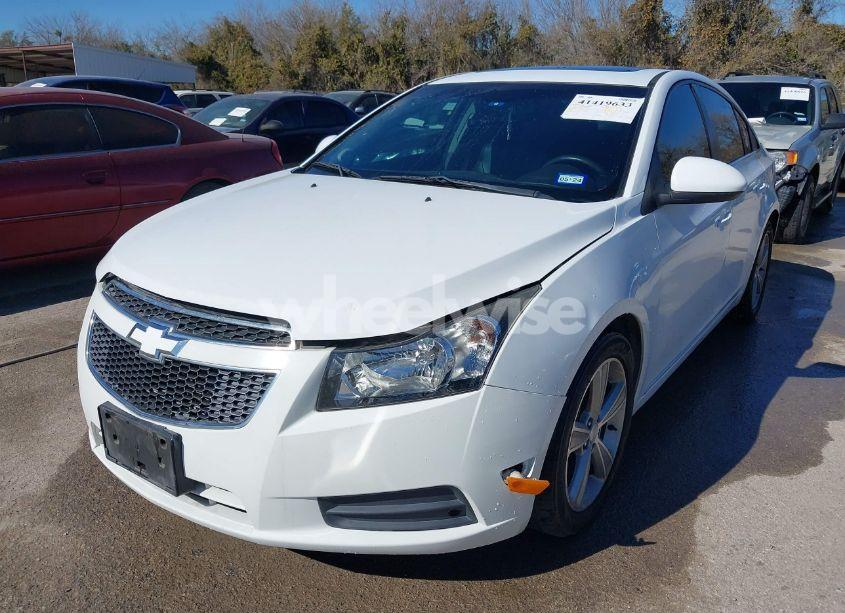 Photo 2 of 2013 Chevrolet Cruze 2LT AUTO (VIN 1G1PE5SBXD7127436)