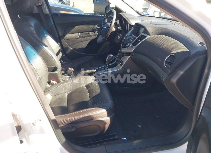 Photo 5 of 2013 Chevrolet Cruze 2LT AUTO (VIN 1G1PE5SBXD7127436)