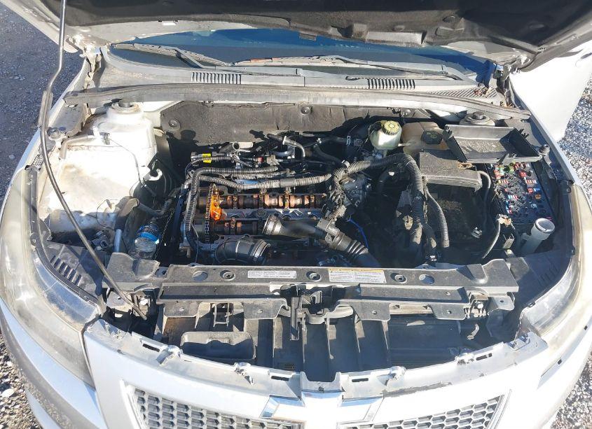 Photo 10 of 2013 Chevrolet Cruze 2LT AUTO (VIN 1G1PE5SBXD7142244)