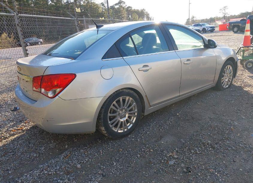 Photo 4 of 2013 Chevrolet Cruze 2LT AUTO (VIN 1G1PE5SBXD7142244)