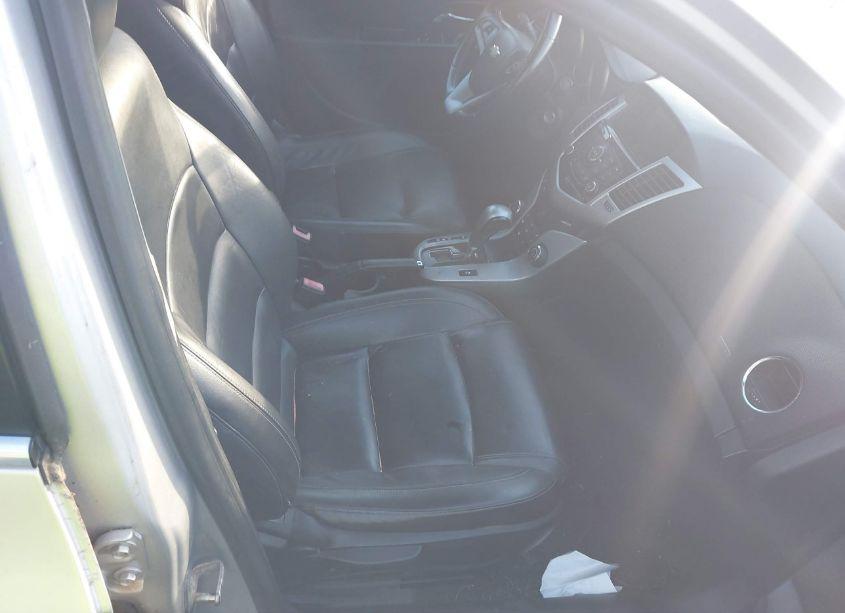 Photo 5 of 2013 Chevrolet Cruze 2LT AUTO (VIN 1G1PE5SBXD7142244)