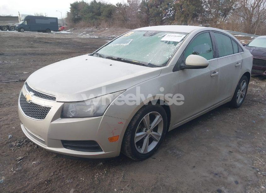 Photo 2 of 2013 Chevrolet Cruze 2LT AUTO (VIN 1G1PE5SBXD7144639)
