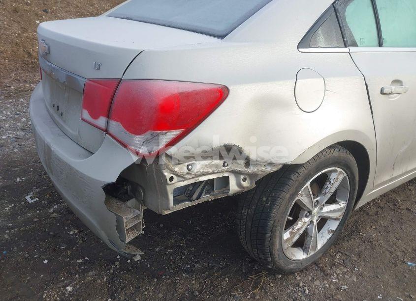 Photo 6 of 2013 Chevrolet Cruze 2LT AUTO (VIN 1G1PE5SBXD7144639)