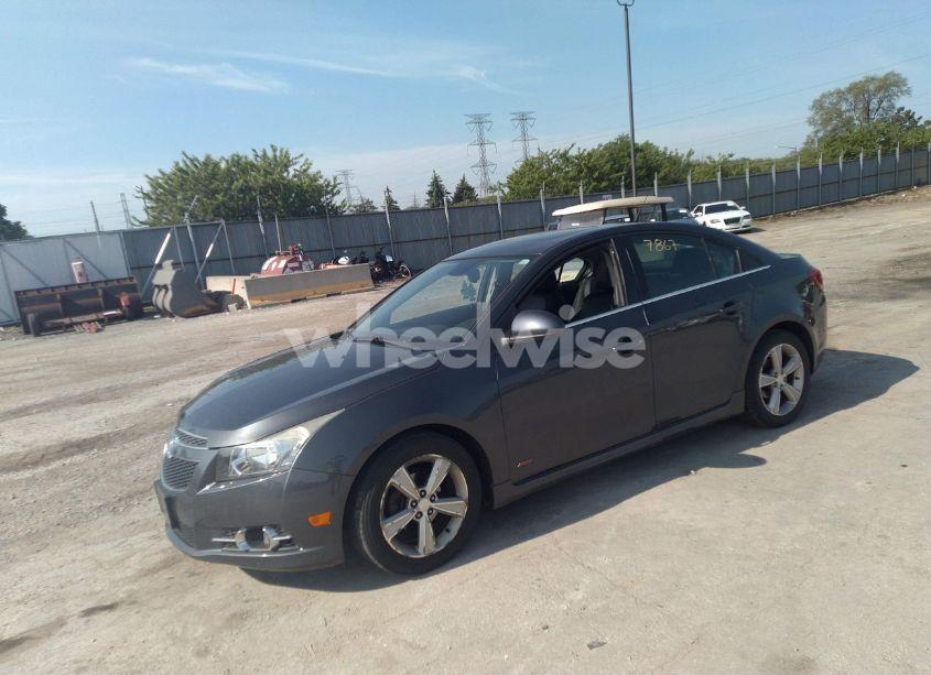 Photo 2 of 2013 Chevrolet Cruze 2LT AUTO (VIN 1G1PE5SBXD7164759)