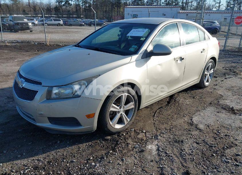 Photo 2 of 2013 Chevrolet Cruze 2LT AUTO (VIN 1G1PE5SBXD7178077)