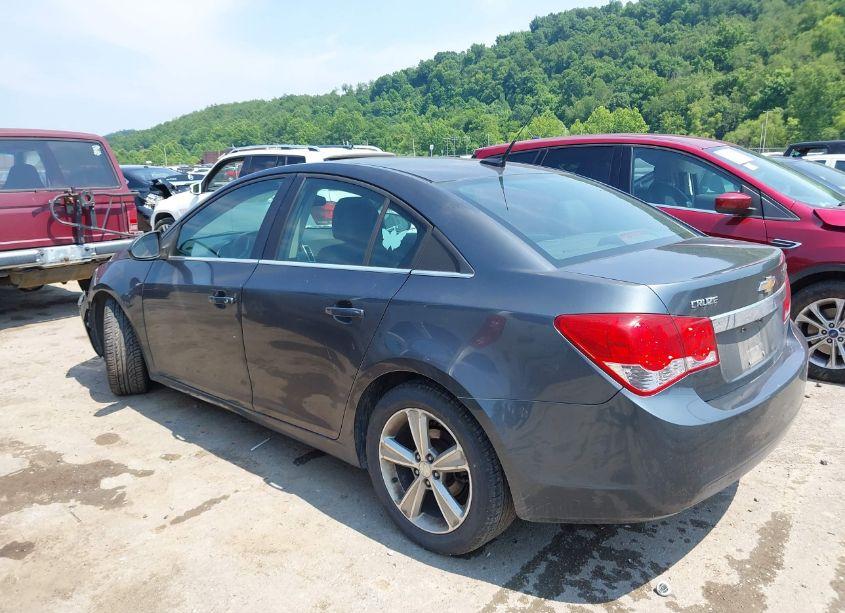 Photo 3 of 2013 Chevrolet Cruze 2LT AUTO (VIN 1G1PE5SBXD7182470)