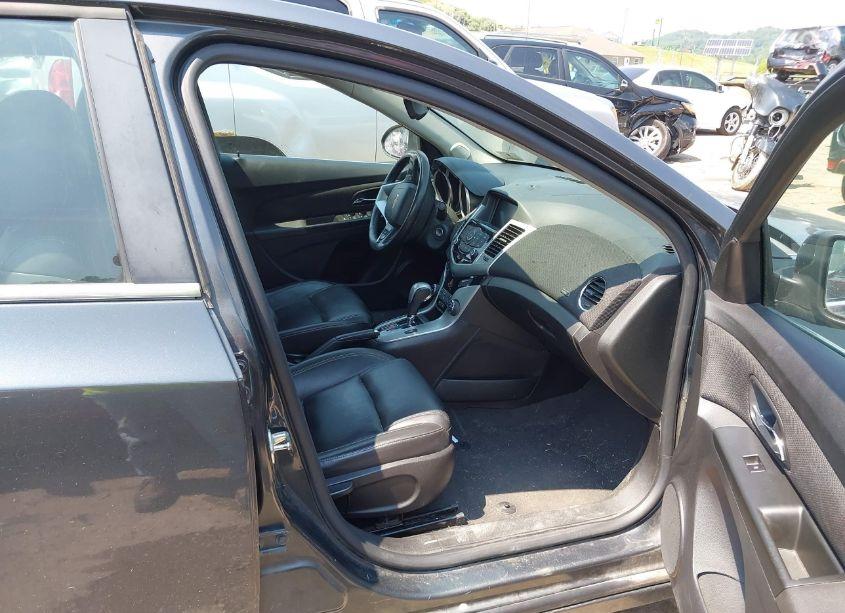 Photo 5 of 2013 Chevrolet Cruze 2LT AUTO (VIN 1G1PE5SBXD7182470)