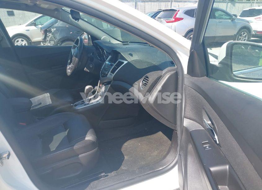 Photo 5 of 2013 Chevrolet Cruze 2LT AUTO (VIN 1G1PE5SBXD7312263)