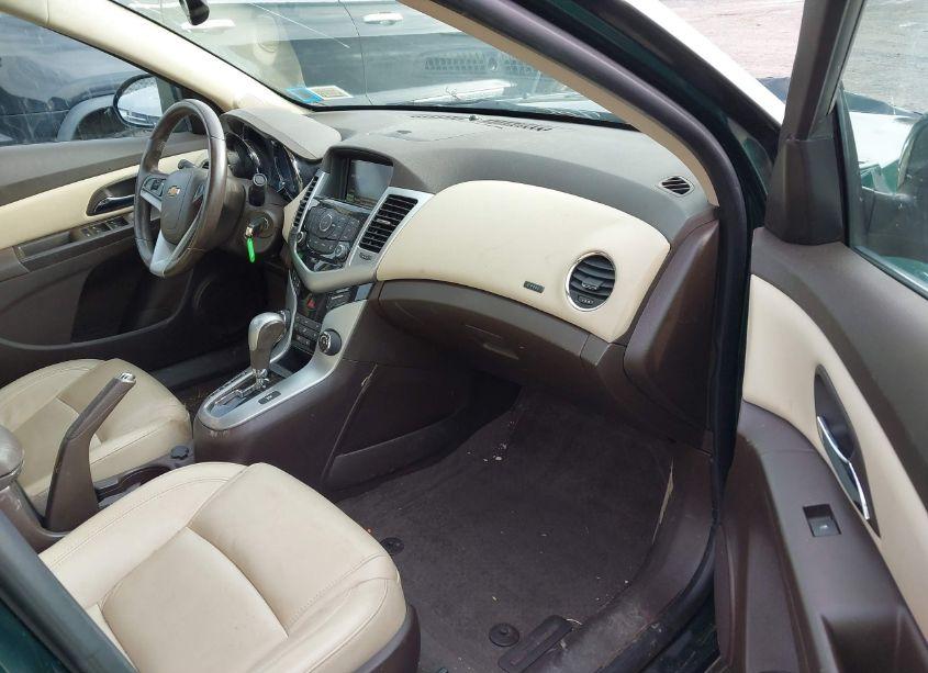 Photo 5 of 2014 Chevrolet Cruze 2LT AUTO (VIN 1G1PE5SBXE7119726)