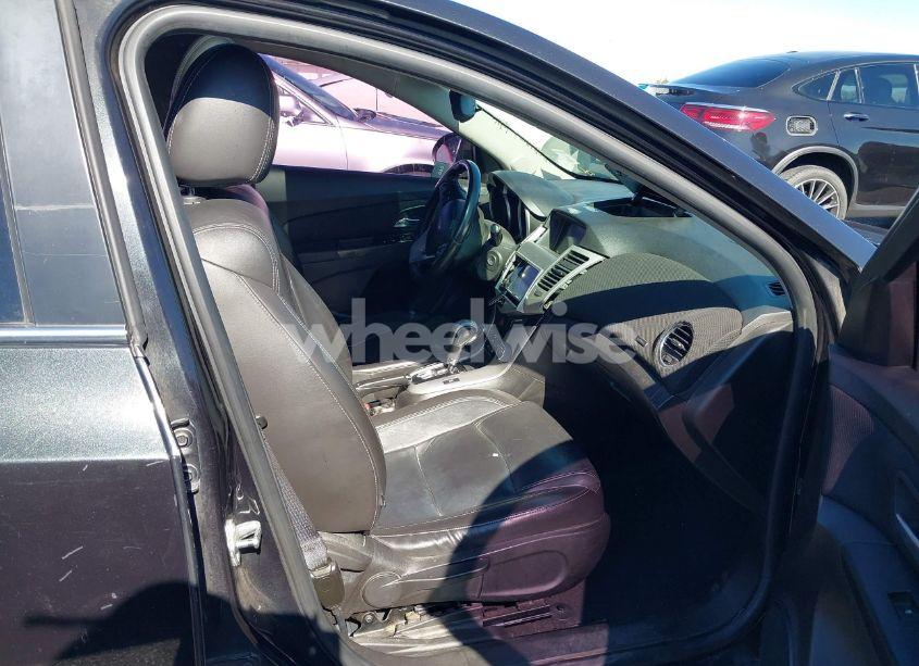 Photo 5 of 2014 Chevrolet Cruze 2LT AUTO (VIN 1G1PE5SBXE7119757)