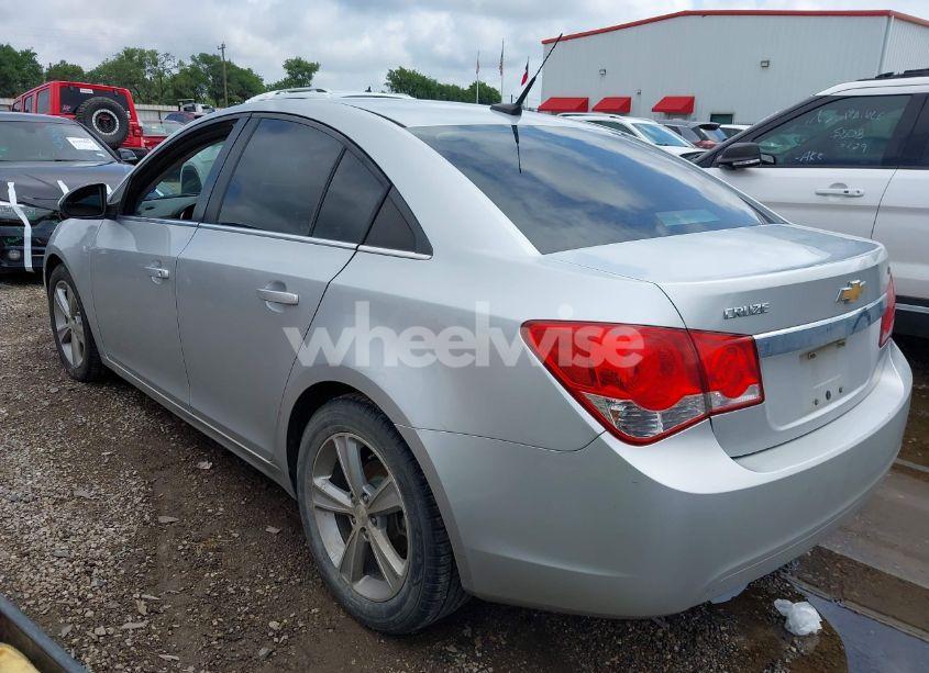 Photo 3 of 2014 Chevrolet Cruze 2LT AUTO (VIN 1G1PE5SBXE7120827)