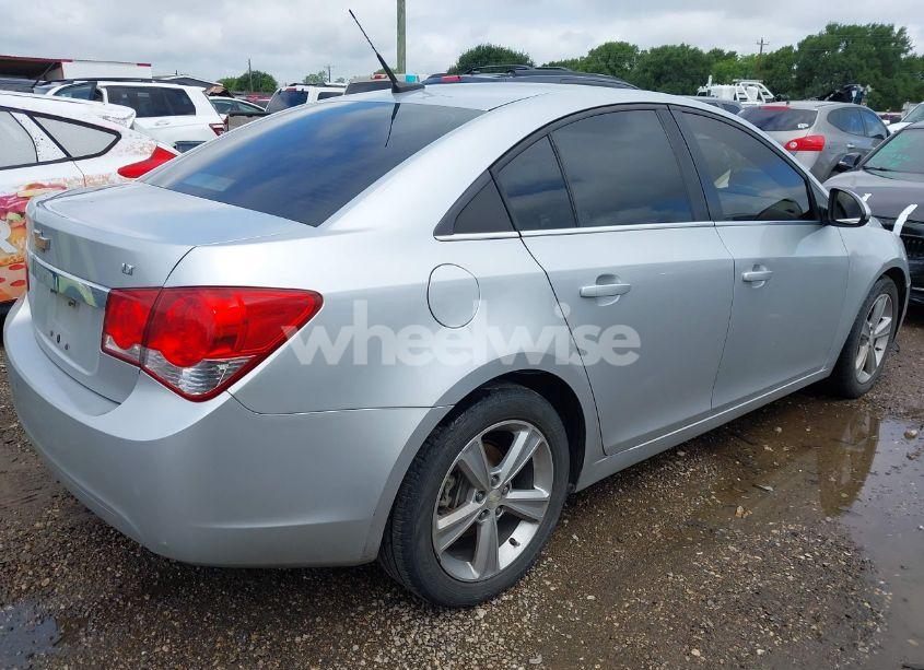 Photo 4 of 2014 Chevrolet Cruze 2LT AUTO (VIN 1G1PE5SBXE7120827)