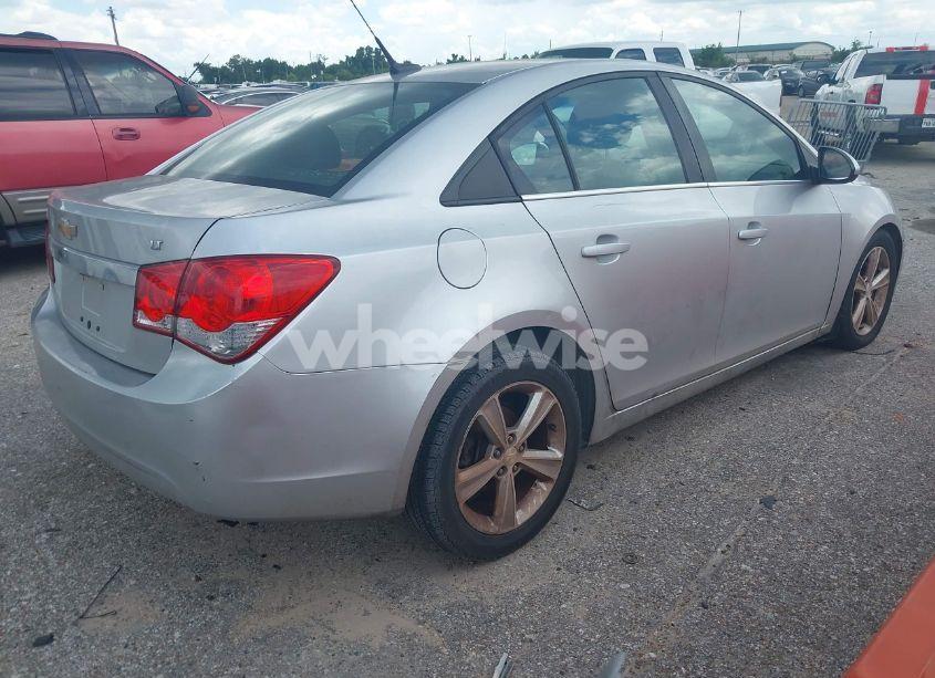 Photo 4 of 2014 Chevrolet Cruze 2LT AUTO (VIN 1G1PE5SBXE7335270)