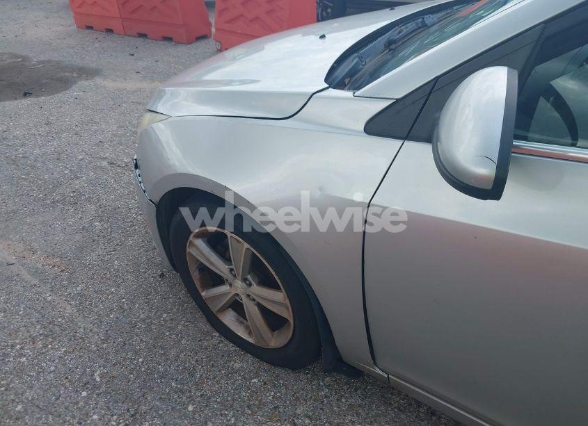 Photo 6 of 2014 Chevrolet Cruze 2LT AUTO (VIN 1G1PE5SBXE7335270)