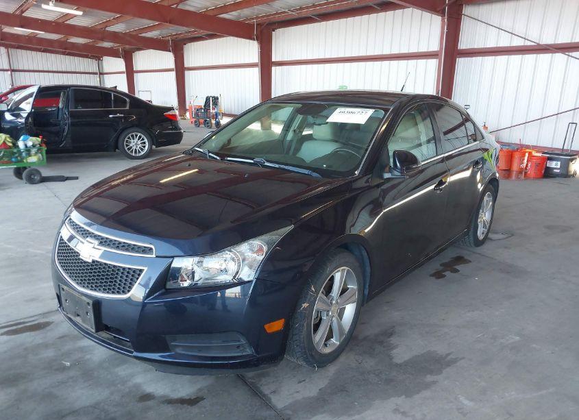 Photo 2 of 2014 Chevrolet Cruze 2LT AUTO (VIN 1G1PE5SBXE7376210)